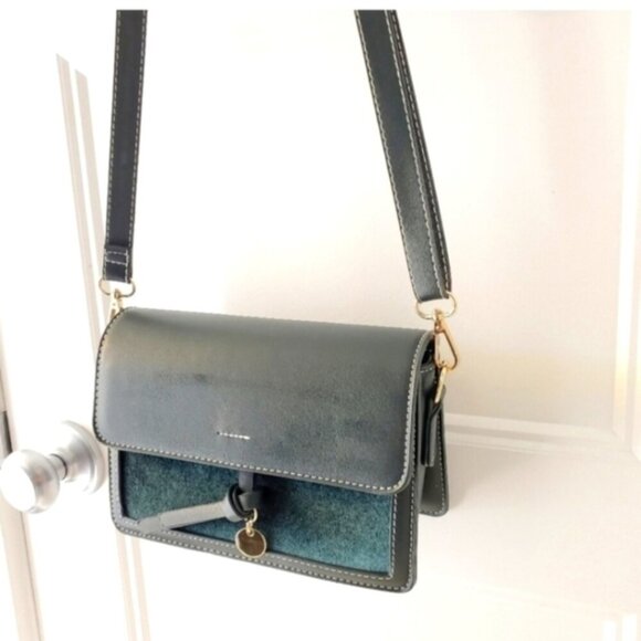 Structured Green Crossbody Shoulder Bag Gold Hardware Vegan Leather - Picture 3 of 6